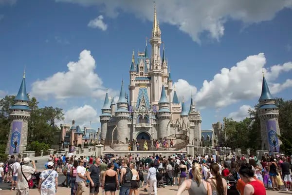 Disney invertirá US$8.000 millones en parques y complejos turísticos: ¿qué planea hacer?