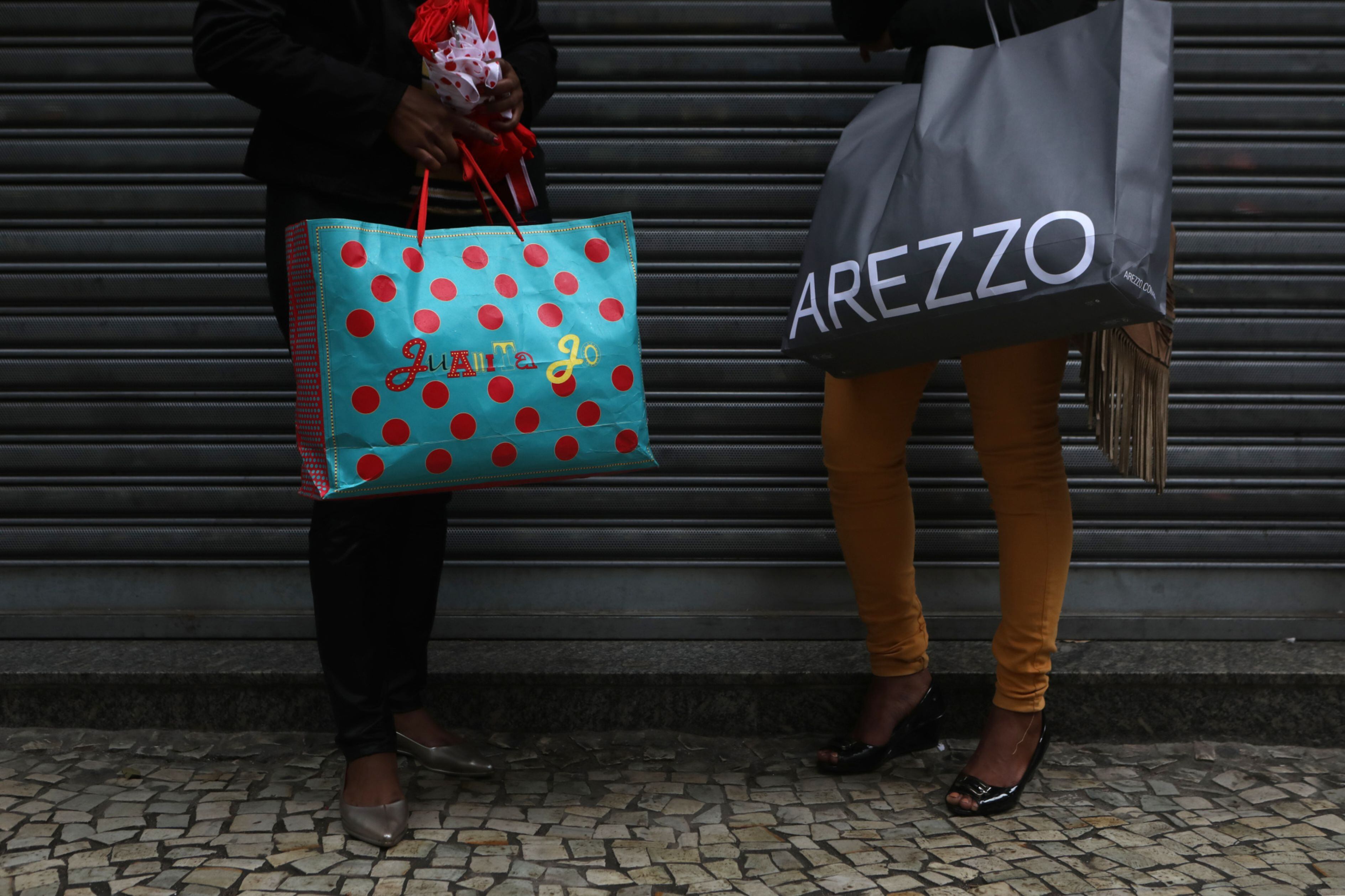 Shoe Retailer Arezzo Raises 158 Million in Brazil Share Sale