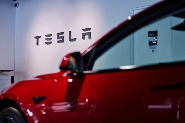 Tesla elige un centro comercial de Chile para abrir su primera tienda en Sudamérica
