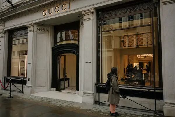 Gucci, uma das marcas de luxo mais famosas do mundo, vai abrir