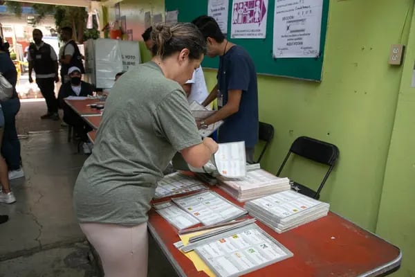 Ciudadanos votan en México el domingo 2 de junio de 2024