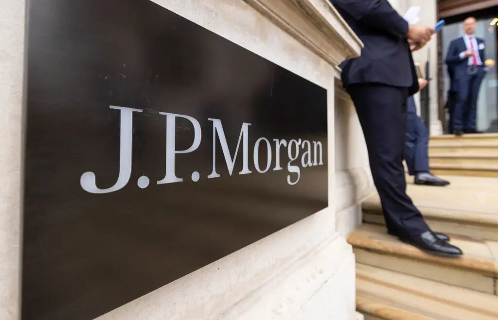 Jpmorgan Set To Pay 290 Million To Settle Epstein Victims Suit On Sex Trafficking Case 5098