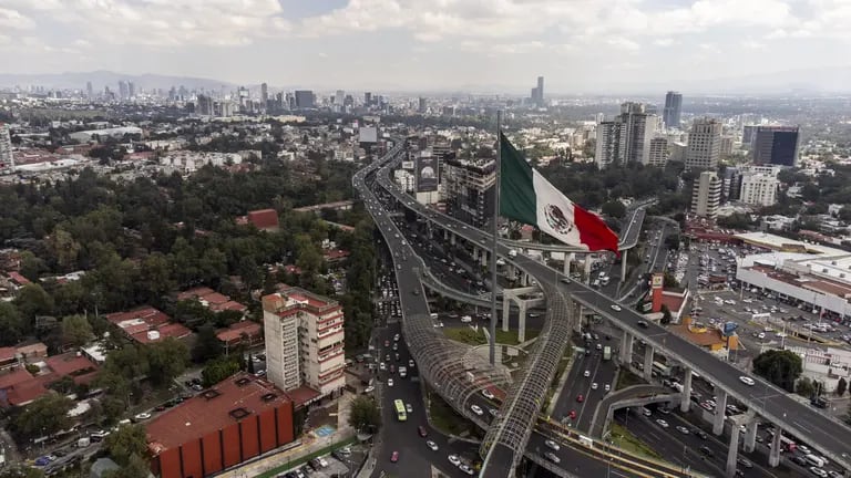 La monumental bandera mexicana de San Jerónimo Lídice en el sur de México Ciudad de México, México, el jueves 22 de septiembre de 2022.Fuente: Bloombergdfd