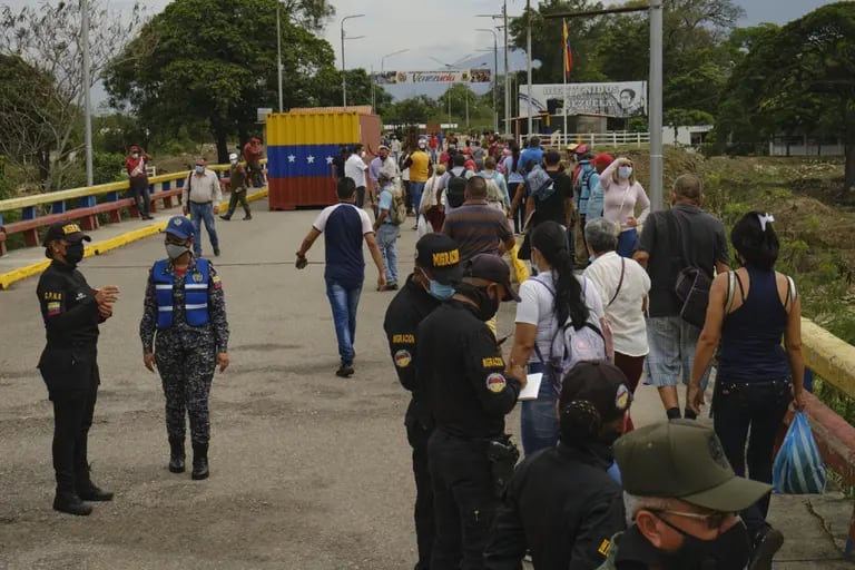Se estima que más de 7,7 millones de personas salieron de Venezuela en los últimos años. dfd