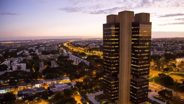 Brasil eleva la tasa de referencia en 100 puntos básicos a 12,75%dfd