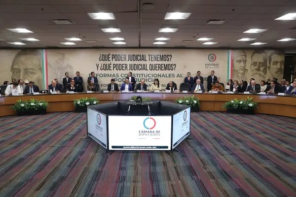 Ministros durante el primer diálogo de discusión sobre la reforma al Poder Judicial en el Congreso Mexicano (Foto Cortesía de Cámara de Diputados