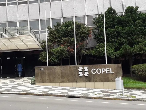 Privatização da Copel (CPLE6): veja se vale investir na ação