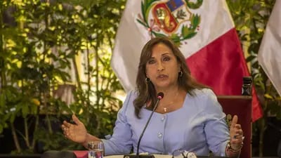 Dina Boluarte actual presidenta de Perú