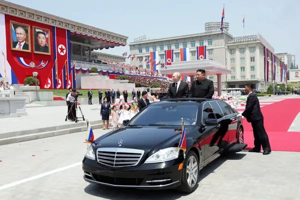El pacto de defensa de Putin con Kim Jong Un alarma a los aliados de Estados Unidos