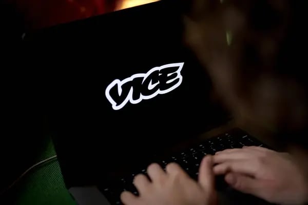 El logotipo de Vice en una computadora portátil arreglado en el barrio de Brooklyn de Nueva York, EE.UU., el lunes 15 de mayo de 2023.
