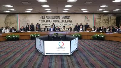 Ministros durante el primer diálogo de discusión sobre la reforma al Poder Judicial en el Congreso Mexicano (Foto Cortesía de Cámara de Diputados