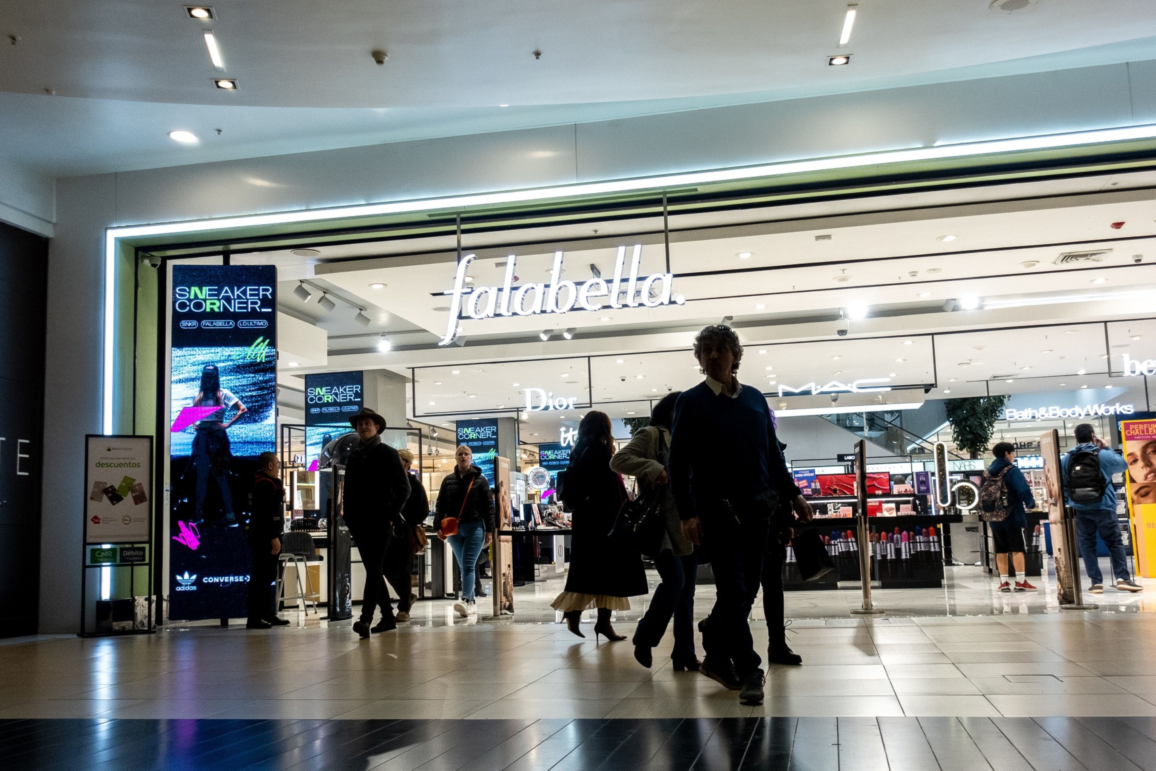 Chile's Falabella Struggles to Keep Up With MercadoLibre