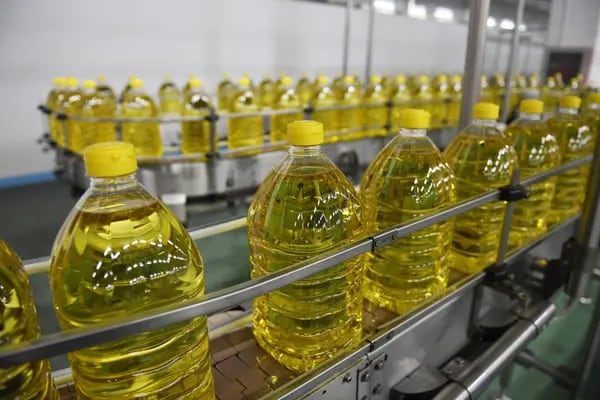En el mercado, el viernes se extendió la especulación de que las importaciones de aceite de cocina usado de China podrían incluirse en el grupo de aranceles.
