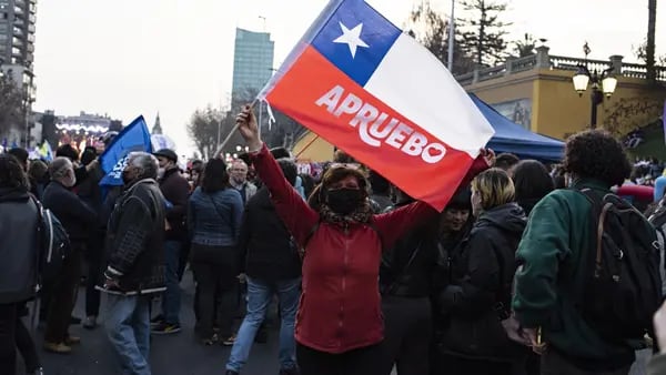 ¿Cómo impactaría el plebiscito por la nueva Constitución en las acciones chilenas?dfd