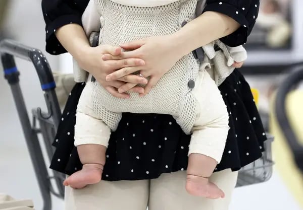 Bebé de brazos