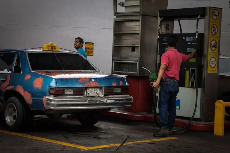 Carros en Venezueladfd