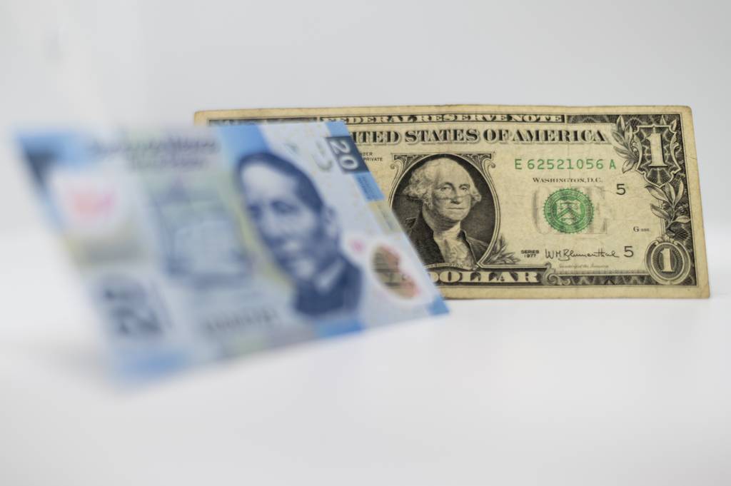 ¿Hasta cuándo seguirá bajando el dólar en México?