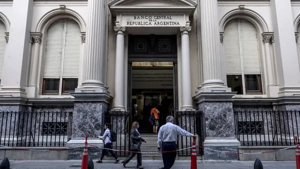 Se reactiva la emisión monetaria en Argentina a semanas de la primera revisión del FMIdfd