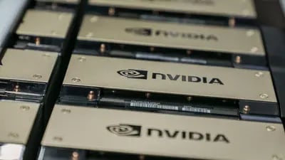 Chips Nvidia H100 en el interior de una sala de servidores. Fotógrafo: Dhiraj Singh/Bloomberg