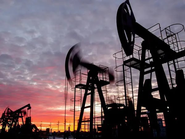 Precios del crudo caen ante la inquietud por el plan de producción de la OPEP+dfd