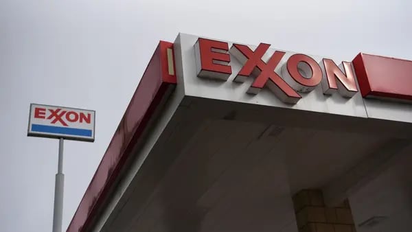Exxon y Chevron decepcionan por débiles resultados en refino y productos químicosdfd
