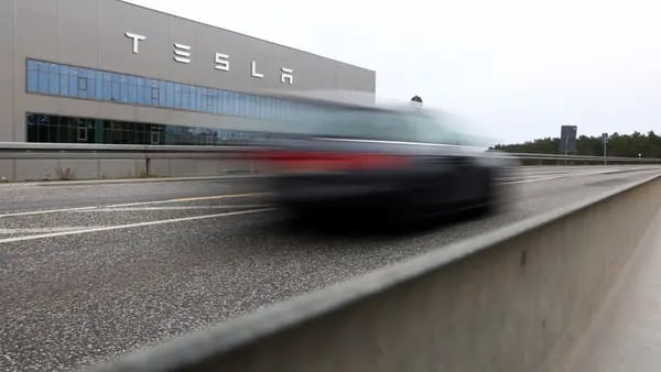Tesla pide ducto para usar gas natural en Gigafactory de Nuevo Leóndfd