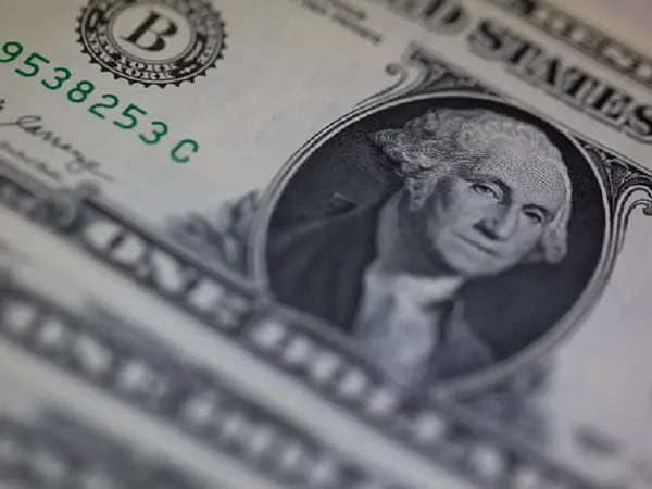 Dólar bate os R$ 5,50 em dia de IPCA-15 e sessão de queda para o Ibovespadfd