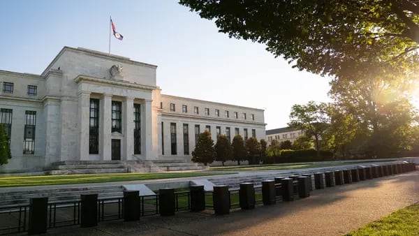 JPMorgan y Citi descartan apuestas de recorte de tasas de la Fed para juliodfd
