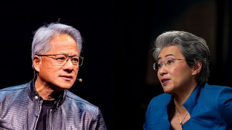 Jensen Huang, CEO da Nvidia, e Lisa Su, CEO da AMD: nascidos em Taiwan, ambos lideram empresas que estão na vanguarda do mercado de chips para IA (Foto: Bloomberg com montagem Bloomberg Línea)