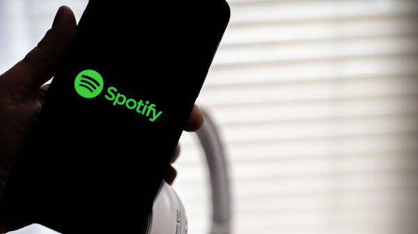 Spotify planeja aumento de preços e trabalha em novos planos, dizem fontes