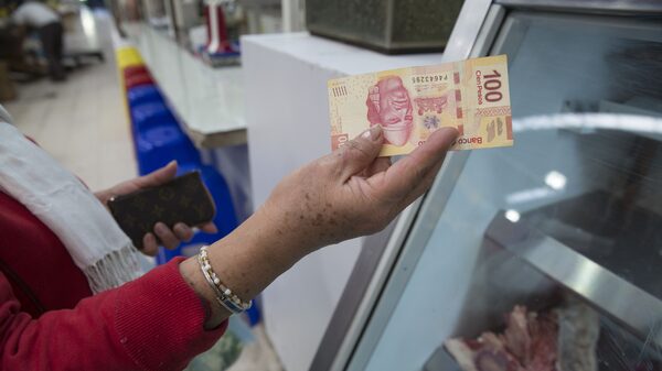 Mexico’s ‘Super Peso’ Shocks Traders Who Were Expecting a Wipeout