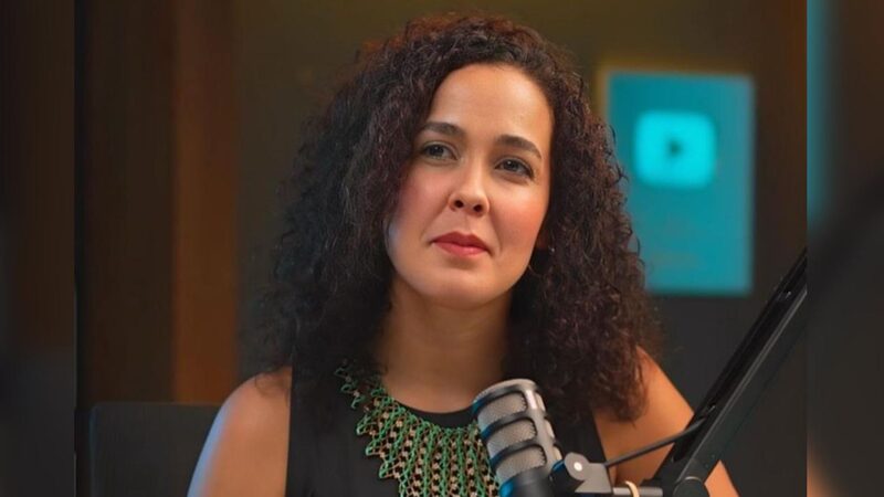 Alondra Santiago, periodista residente en Ecuador