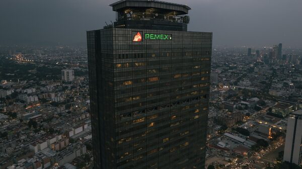 Bonos de Pemex suben tras la promesa de AMLO de respaldar deuda 