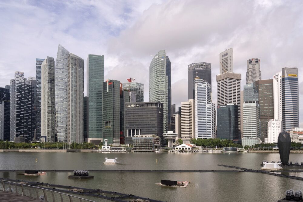 Las personas adineradas de la ciudad de Singapur prefieren ser más discretos, donde las ventas de apartamentos, vehículos y relojes, entre otros han descendido.