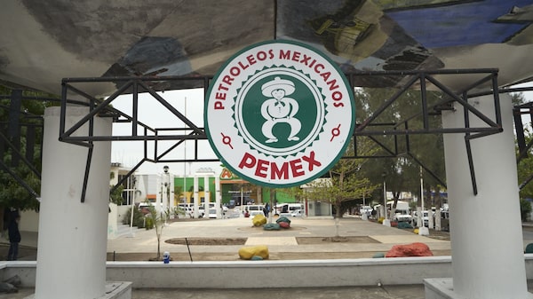 Pemex’s Debt to Contractors Spawns a Shadow Business for ‘Coyotes’
