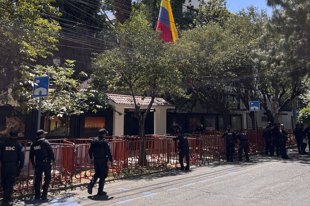 El asalto a la embajada de Ecuador lleva a México a romper relaciones