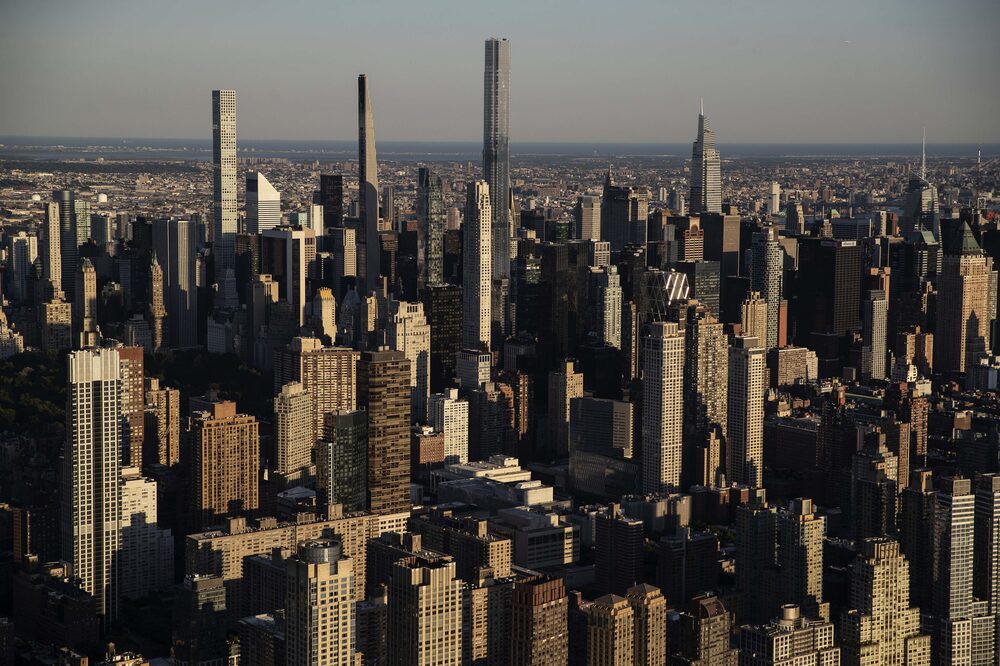 Apenas o aluguel dos andares 20 e 21 do escritório da Weiss na Park Avenue somava quase US$ 3 milhões por ano
