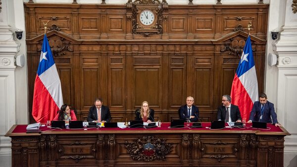 ¿Proceso de nueva Constitución sigue impactando a activos chilenos? Esto ven analistas