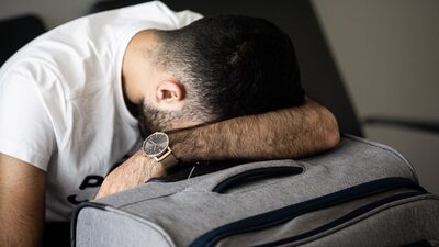 Por que nos sentimos mais cansados apesar de termos mais tempo para dormir