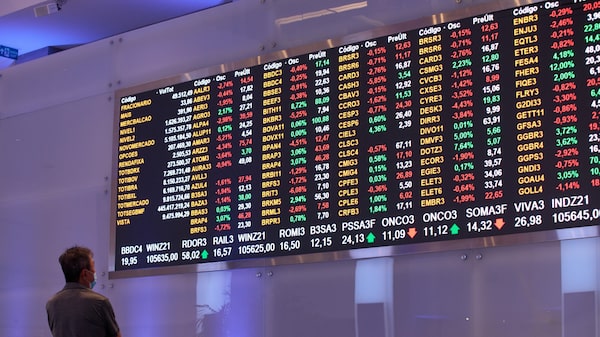 Ibovespa avança com Vale e bancos; Wall Street fecha em alta antes de feriado
