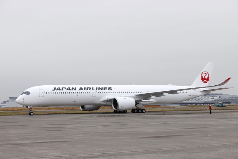 JAL Receives Its First Airbus A350-1000
