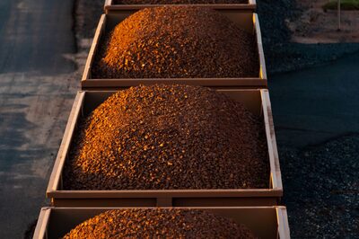 Carregamento de minério de ferro: ganhos em trading de commodities impulsionaram ganhos da Macquarie (Ian Waldie/Bloomberg)