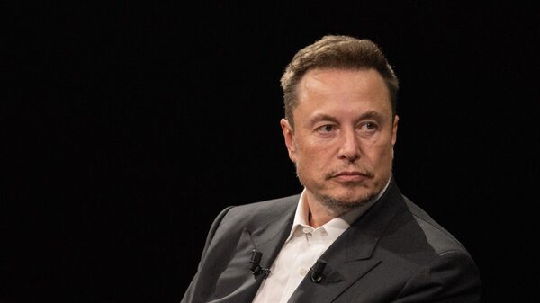 Por que as declarações controversas de Elon Musk continuam nas manchetes