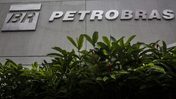 Petrobras Cuts Dividends by Almost 40% and Launches Share Buyback
