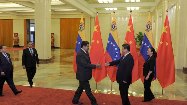 Xi Jinping anuncia asociación estratégica con Venezuela tras encuentro con Maduro