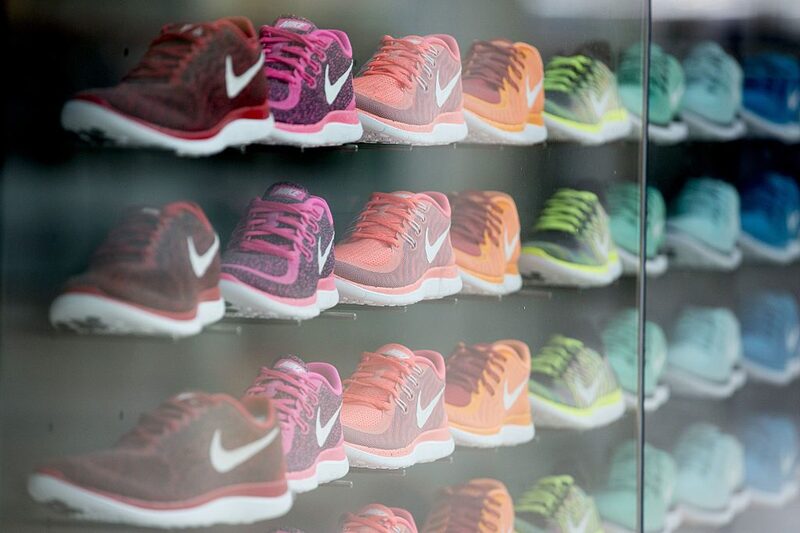 Loja da Nike em Londres: CFO fala em consumidor mais cauteloso ao redor do mundo