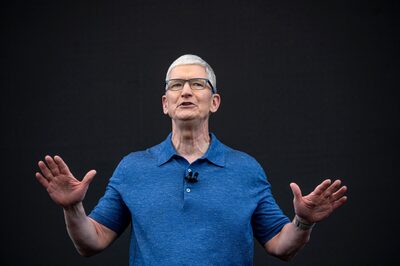Tim Cook, chief executive officer of Apple Inc., during the Apple Worldwide Developers Conference at Apple Park campus in Cupertino, California, US, on Monday, June 10, 2024. The conference will show whether Apple Inc. can become a major player in the burgeoning field of artificial intelligence, marking a critical moment for a company forced to adapt to a new era. Photographer: David Paul Morris/Bloomberg