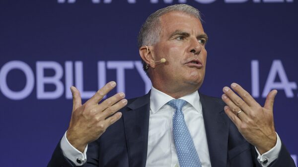 Aerolíneas necesitan todo el combustible sostenible del mundo, dice el CEO de Lufthansa