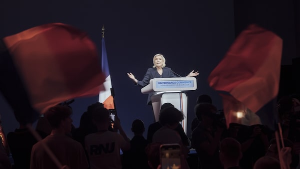 La extrema derecha de Le Pen gana la primera vuelta francesa y aspira a la mayoría