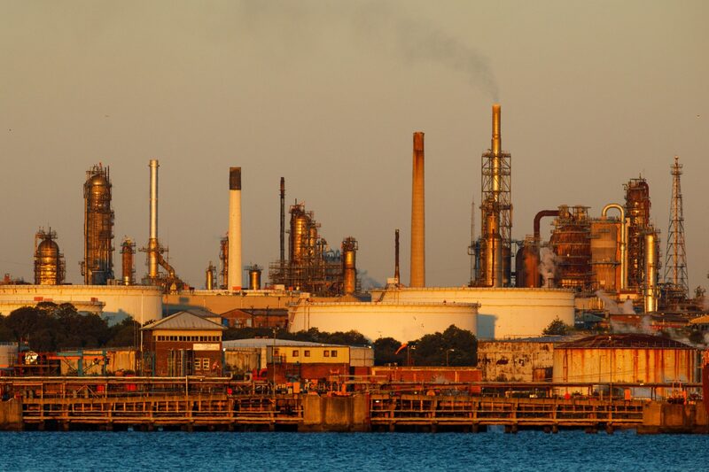 Exxon vê impacto de US$ 4 bilhões em lucro trimestral por preços de gás e refino